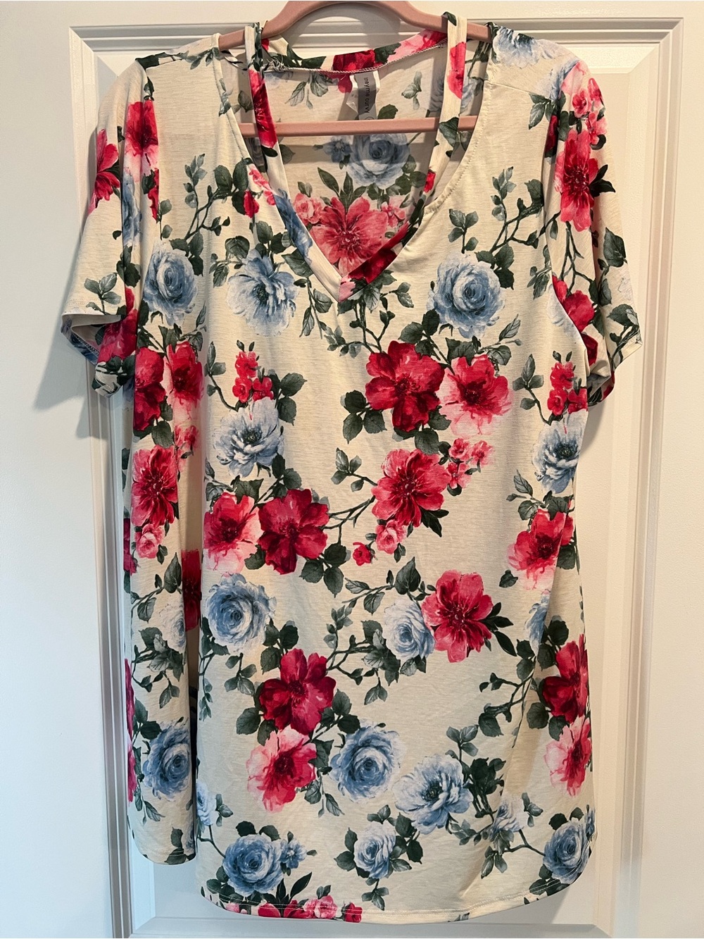 Floral V-Neck Short Sleeve Tunic - Cream with Pink & Blue Flowers